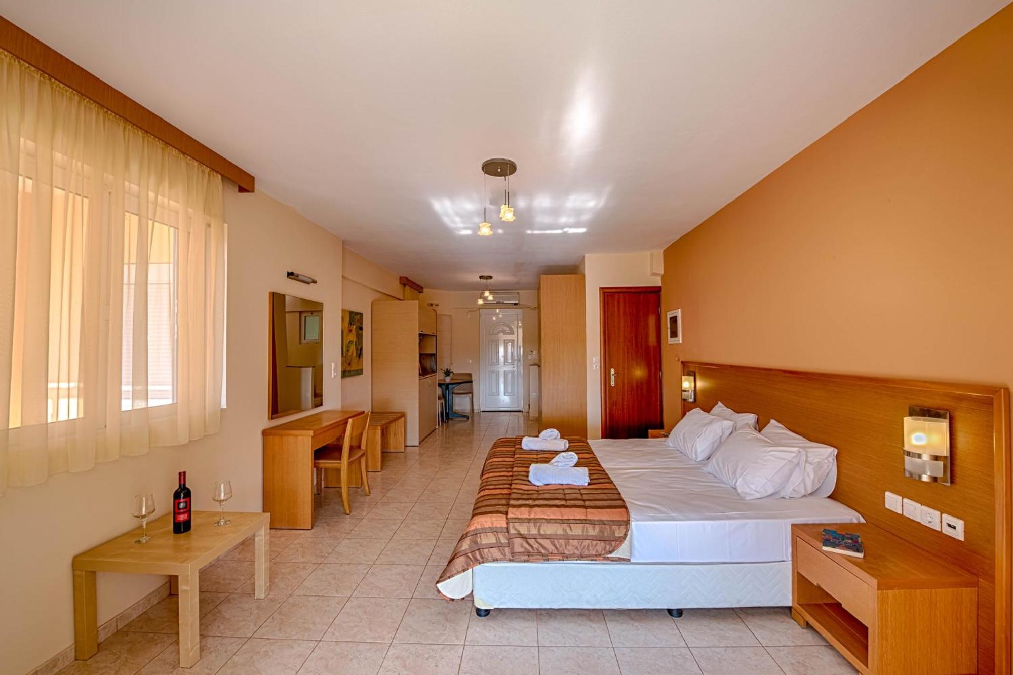 Aparthotel Anilio Plaza Zacharo Habitación foto